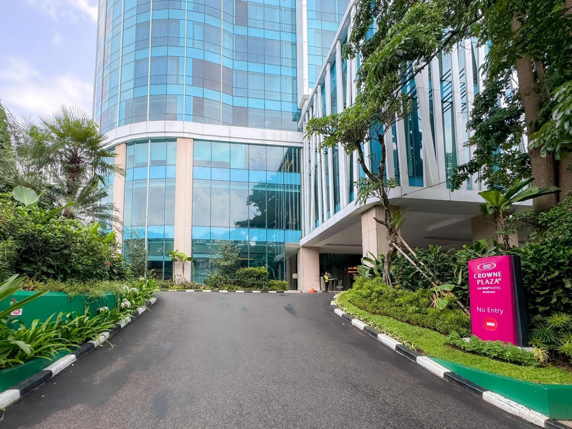 Crowne Plaza Bandung By Ihg Hotel Kültér fotó